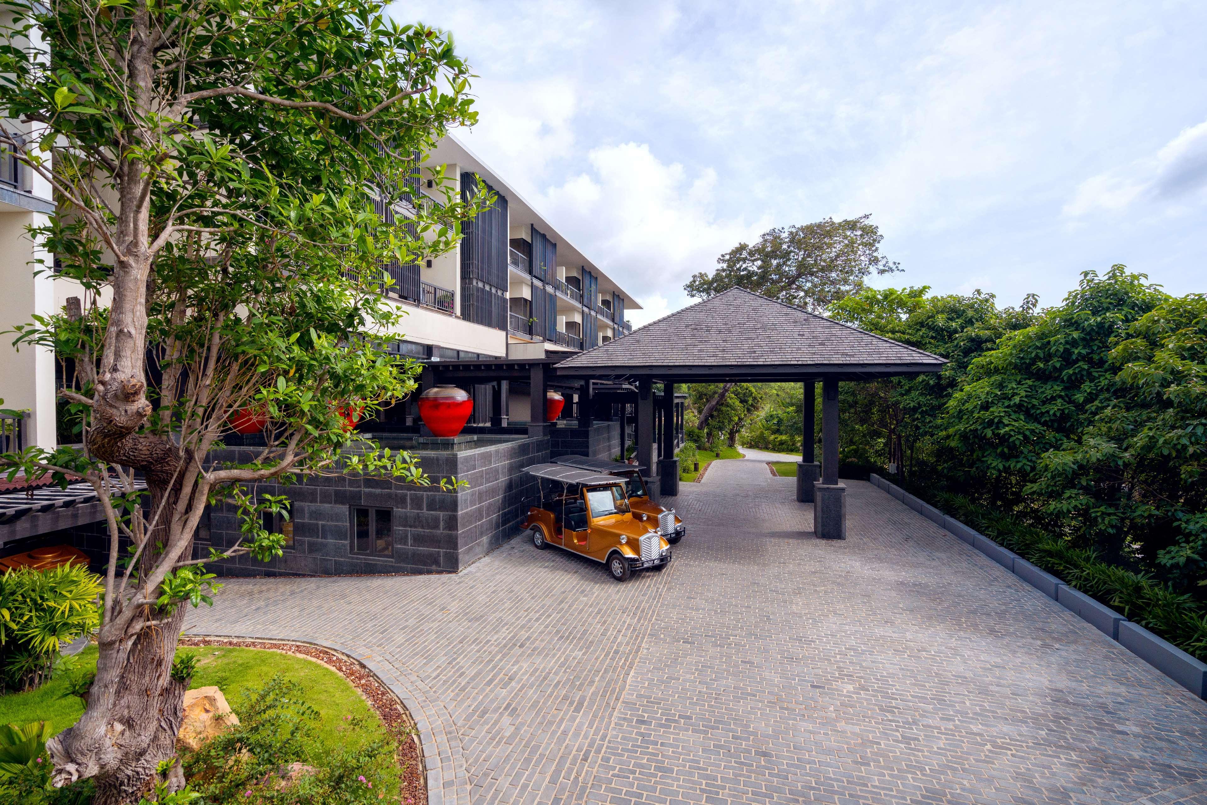 นาม งี โครัล เพนินซูลา ฟู้โกว๊ก Hotel ภายนอก รูปภาพ